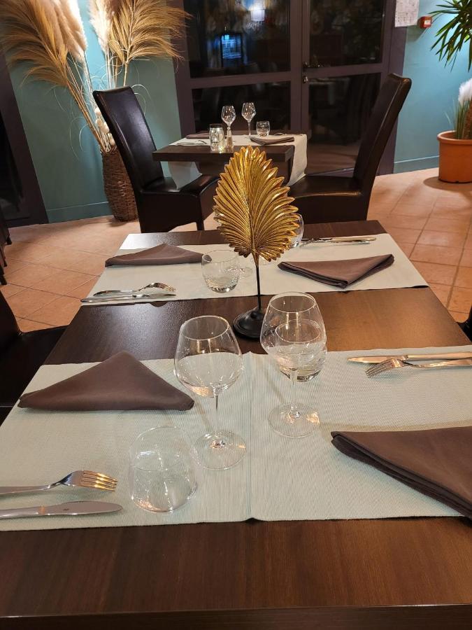 Logis Hotel Restaurant L'Escapade Lamastre Buitenkant foto